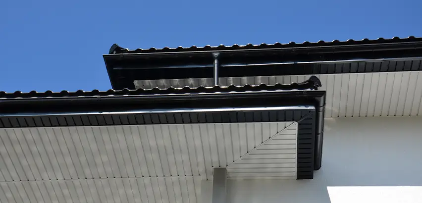 Roof Overhang Repair in Schaumburg