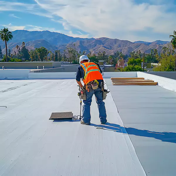 Why Schaumburg Property Owners Trust Schaumburg Roofing Pro for Flat Roofing?